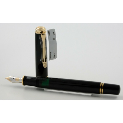 Pelikan Souverän M600 Füller Schwarz Goldfeder F