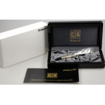Pelikan Toledo Schwarz Gold M700 Kolbenfüllhalter Goldfeder M 