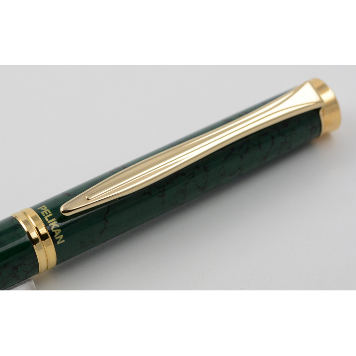 The Pelikan stand is not part of the offer.