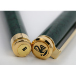 The Pelikan stand is not part of the offer.