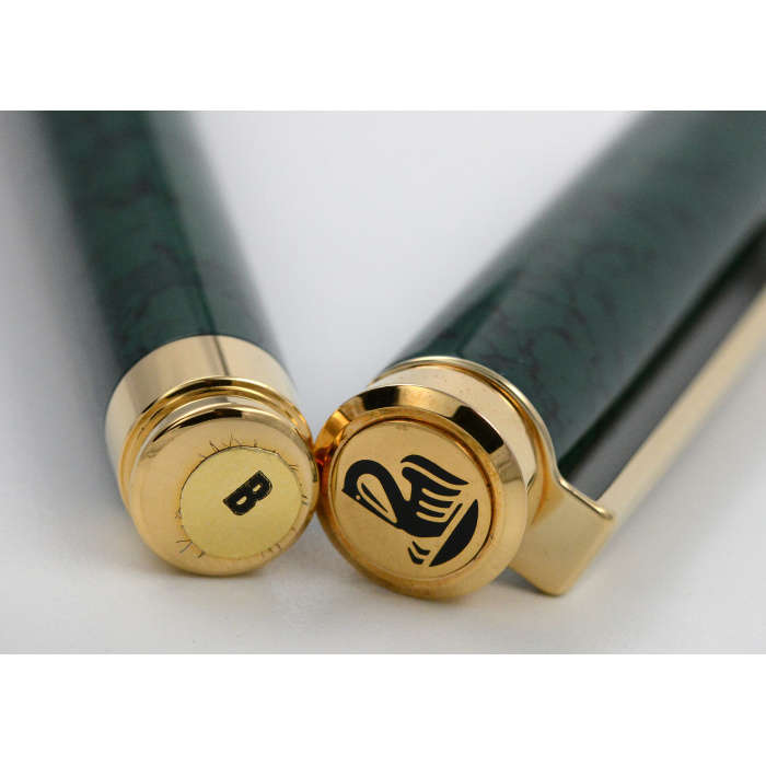 The Pelikan stand is not part of the offer.