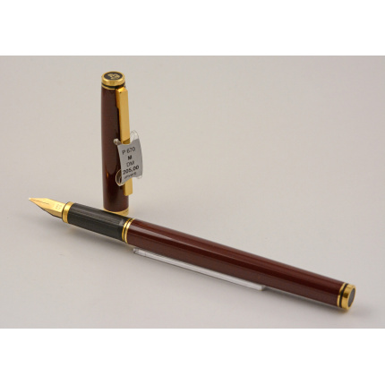 Pelikan Signum P670 Bordeaux Fueller