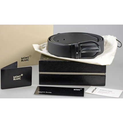 Montblanc-Guertel-aus-Leder-in-Schwarz-mit-hufeisenfoermiger-Schliesse-129431